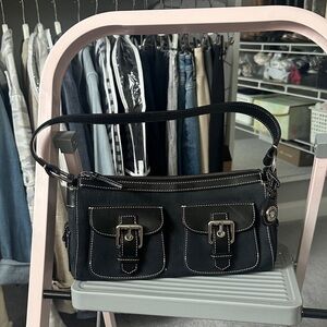 Dooney & Bourke Black Shoulder Bag with Contrast Stitching